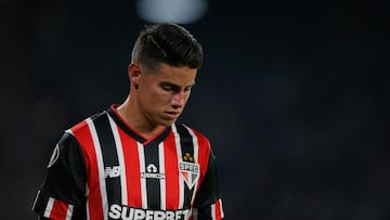 Sao Paulo's Colombian midfielder James Rodriguez gestures during the Copa Libertadores group stage first leg football match between Argentina's Talleres and Brazil's Sao Paulo at the Mario Alberto Kempes Stadium in Cordoba, Argentina, on April 4, 2024. (Photo by Diego Lima / AFP) (Photo by DIEGO LIMA/AFP via Getty Images)