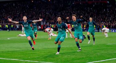 Visitar el Johan Cruyff Arena sería complicado y así terminó siéndolo, con dos goles en 35 minutos de un Ajax que arrasó en la primera parte. El global era de 3-0, y el Tottenham necesitaba otros tres para darle la vuelta a la eliminatoria por el valor doble de los goles fuera de casa. Lucas Moura se puso el mono de trabajo y comenzaron a caer los goles. En cuatro minutos locos, el Tottenham remontó el partido, primero con una gran acción colectiva y después con el brasileño cazando un balón suelto en el área. El partido empezó a ser de ida y vuelta, con el Ajax salvando las llegadas inglesas como bien podía y fallando arriba todos los contragolpes que lograba terminar. Sin embargo, otra vez en los minutos finales y cuando las gradas ya celebraban la victoria, el Tottenham logró meter un balón en la frontal que Lucas Moura alcanzó. Entró al área y culminó una remontada histórica.