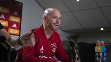 Ajax&#039;s Amsterdam head coach Erik ten Hag gives a press con conference in Amsterdam, on May 14, 2019. (Photo by Olaf KRAAK / ANP / AFP) / Netherlands OUT
