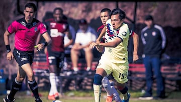 Los seguidores del Rebaño Sagrado estaban esperando a su equipo, cuando llegó la categoría inferior de los azulcremas.