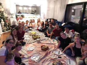 Coentrao y su familia durante la cena de Nochebuena.