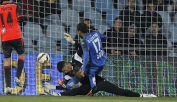 Diego Castro ante Rulli.