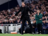 Soccer Football - UEFA Champions League - Round 16 - Second Leg - Tottenham Hotspur v Atletico Madrid - Tottenham Hotspur Stadium, London, Britain - March 18, 2026 Atletico Madrid coach Diego Simeone REUTERS/David Klein