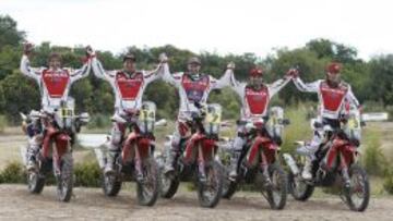 QUINTETO DE LUJO. De izquierda a derecha, Sunderland, Pizzolito, Rodrigues, Gonçalves y Barreda, ya en Argentina.