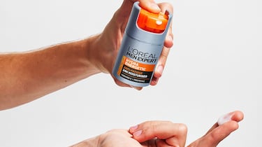 Adiós a las arrugas: los hombres que utilizan esta crema con vitamina C tienen mejor piel