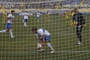 Futbol, Everton vs Universidad Catolica. 
Segunda fecha, campeonato de Clausura 2016/17.
El jugador de Universidad Catolica Diego Buonanotte celebra luego de convertir un gol contra Everton durante el partido de primera division disputado en el estadio Sausalito de Via del Mar, Chile.
12/02/2017
Marcelo Hernandez/Photosport
*************

Football, Everton vs Universidad Catolica.   Second date, Closure Championship 2016/17.
Universidad Catolica's player Diego Buonanotte celebrates after scoring  against Everon during the first division football match held at the Sausalito stadium in Via del Mar, Chile.
12/02/2017.
Marcelo Hernandez/Photosport