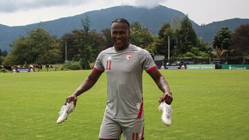 Hugo Rodallega en un entrenamiento de Independiente Santa Fe.