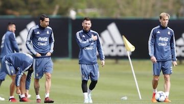 Entrenamiento de la Selección Argentina previo al partido contra Peru, en el Predio Julio H Grondona. Lionel Messi de Argentina