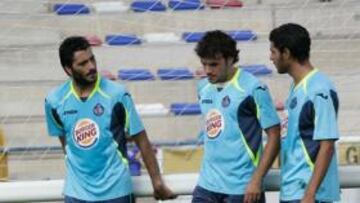 <b>PEDRO LEÓN Y GÜIZA, SOCIOS.</b> Anunció Luis García que jugará de titular uno de los dos, pero no ambos. En los entrenamientos se les ve que conectan.