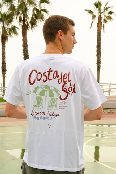 ¡®Sentir M¨¢laga¡¯, la camiseta viral que busca poner en valor ¡°el estilo de vida junto al mar¡±