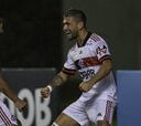 Isla brilla en su primer duelo como titular en el Flamengo