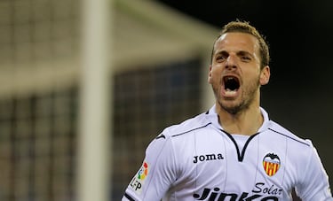 Real Madrid (2004-06 y 2007-08), Osasuna (2006-07), Getafe (2008-10), Valencia (2010-13), Villarreal (2015-17), Granada (2019-21) y Levante (2021-23).