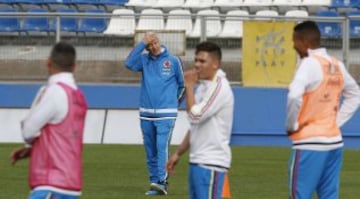 Los dirigidos de José Pékerman realizaron el lunes su primera práctica en San Carlos de Apoquindo.