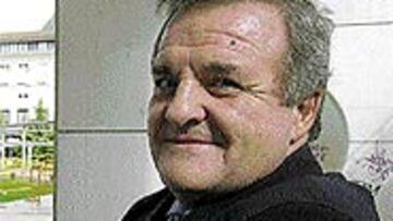 <B>TRABAJA</B>. Patxi Izco está seguro de que Aguirre será el próximo entrenador de Osasuna.