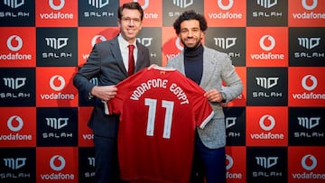El jugador egipcio del Liverpool, Mohamed Salah, tras cerrar el acuerdo con Vodafone.