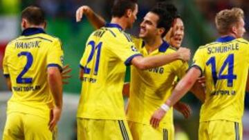 Matic y Fábregas celebran el tanto de la victoria en el José Alvalade.