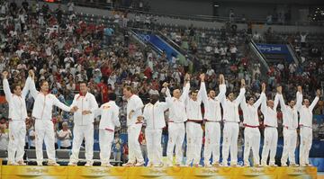 Despedida de Juan Carlos Pastor en el banquillo. España falló en las semifinales ante Islandia, lo que supuso una gran decepción. Tercera medalla olímpica de Lozano. 