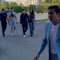 Matías Fernández se encuentra con los hijos de Gary Medel y esto pasa: la Roja es una familia