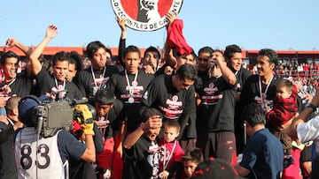 La ‘dinastía’ Gilberto Mora: el padre que debutó a la joya del fútbol mexicano