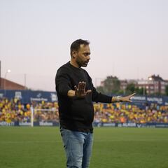 Fran Fernández, muy cerca del banquillo murcianista