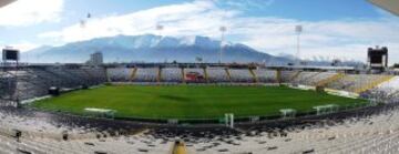 Estadio Monumental David Arellano: El reducto de Pedrero albergó la única vez en la cual un equipo chileno alzó la Copa Libertadores. En 1991, Colo Colo se quedó con el certamen tras imponerse a Olimpia de Paraguay por 3-0. En 2007, fue remodelado con la instalación de butacas personales en los sectores de Cordillera, Océano y los laterales.