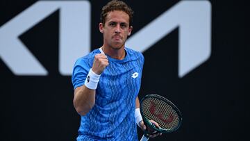 Roberto Carballés, contra James Duckworth en el Open de Australia.