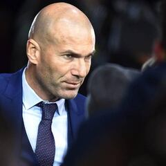 Erik ten Hag’s credit is running out at Manchester United and ‘The Times’ cite the former Real Madrid coach as a possible replacement. Sir Jim Ratcliffe, new co-owner, is the key.