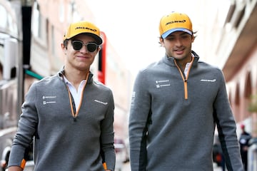 Un a?o despus, en 2018, Ricciardo dej sin coche a Sainz en Renault y encontr cobijo en McLaren, en el asiento que haba dejado libre Alonso tras su marcha. Form una de las parejas ms jvenes junto a Norris y firm su mejor temporada en la F1.