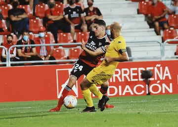 El delantero ha caído de pie en Anduva. Nada más llegar, entró en el once del Mirandés y regaló a su afición un doblete ante Las Palmas fundamental para sumar los tres puntos en su estreno en Segunda División. Repetiría en su segundo partido en casa ante el Alcorcón, aunque en esa ocasión no sirvió para puntuar. La pasada temporada había sido el referente del Atleti B en punta y Simeone le había citado con el primer equipo en el inicio de Liga, pero la Tercera RFEF se quedaba corta para un goleador que ya debutó en la máxima categoría con gol ante el Levante en el año 2019.