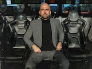 Claudio Giráldez sentado en el banquillo de Balaídos antes del partido contra el PAOK.