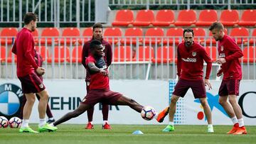 El éxodo internacional deja a Simeone con ocho jugadores