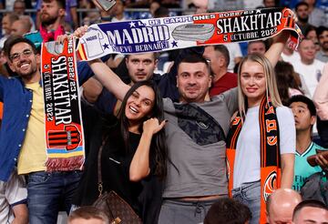 Aficionados del Real Madrid y Shakhtar Donetsk