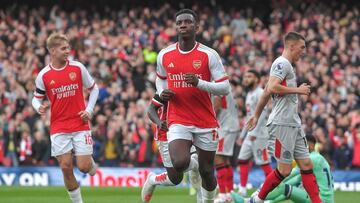 London (United Kingdom), 28/10/2023.- Eddie Nketiah of Arsenal celebrates scoring the opening goal during the English Premier League match between Arsenal and Sheffield United in London, Britain, 28 October 2023. (Reino Unido, Londres) EFE/EPA/VINCE MIGNOTT No use with unauthorized audio, video, data, fixture lists, club/league logos, 'live' services' or as NFTs. Online in-match use limited to 120 images, no video emulation. No use in betting, games or single club/league/player publications.

