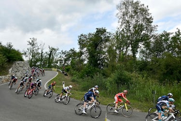 El pelotón durante la etapa de hoy.