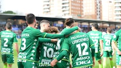 El Deportivo celebra el gol de la victoria en Talavera.