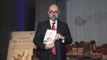 BARCELONA, SPAIN - NOVEMBER 17:  Carlos Ruiz Zafon attends &#039;El Laberinto de los Espiritus&#039;, &#039;The Labyrinth of Spirits&#039; his last book Ppresentation, at the Basilic of del Sagrat Cor de Jesus del Tibidabo on November 17, 2016 in Barcelona, Spain.  (Photo by Miquel Benitez/WireImage)