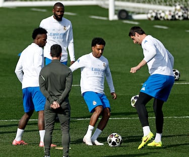 Huijsen, baja ante el Benfica