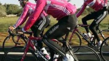 <b>TOUR DE FRANCIA 2006. </b>El T-Mobile alemán confía, a cinco meses del inicio del Tour, en cinco corredores, entre ellos su estrella y favorito, el también alemánn, Jan Ullrich.