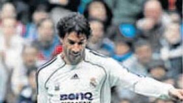 <b>GOLEADORES. </b>Van Nistelrooy, con 18 tantos, acecha al Pichichi Kanouté, 19. El domingo se enfrentan.