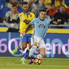 El Celta roba y Las Palmas pasa