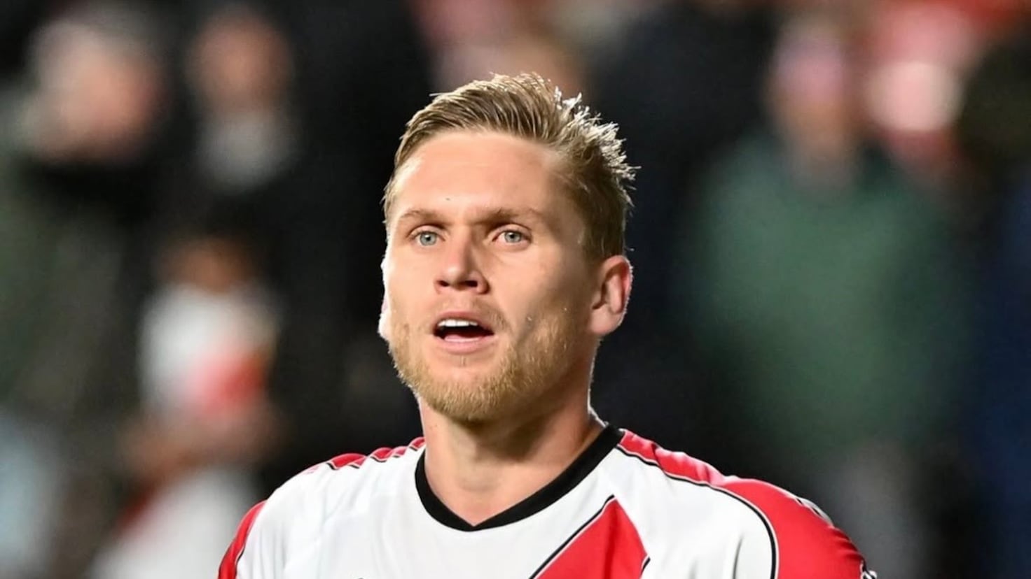 Jugadores de Samsunspor y Rayo Vallecano en acción