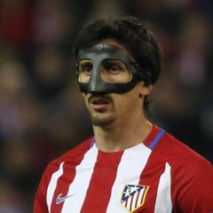 Savic se reta con Lewandowski: "Es de los mejores del mundo"