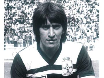 Entre 1983 y 1992, el argentino disputó el torneo con Blooming, Jorge Wilstermann y San José, todos equipos bolivianos.