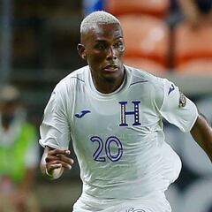 Deiby Flores anota gol de chilena en el fútbol de Grecia con el Panetolikos