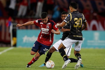 Gran partido en el Atanasio Girardot entre Independiente Medellín y Águilas Doradas. Dos equipos fuertes en todas las líneas.