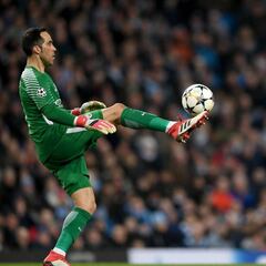 Rueda confesó preocupación por la suplencia de Claudio Bravo