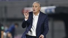 Soccer Football - World Cup - South American Qualifiers - Paraguay v Brazil - Estadio Defensores del Chaco, Asuncion, Paraguay - June 8, 2021 Brazil coach Tite during the match REUTERS/Cesar Olmedo