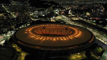 El gran estadio carioca se iluminó con luz dorada en honor a la leyenda de Edson Arantes.