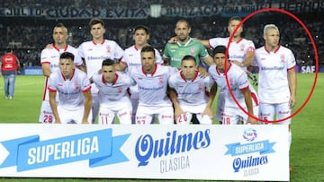 ¿Por qué Israel Damonte nunca mira en las fotos de equipo?