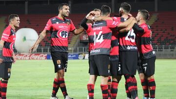 Con goles de Christopher D&iacute;az y Alfredo &Aacute;balos, el cuadro de Talca venci&oacute; 2-0 a Barnechea y se recuper&oacute; de las dos derrotas en fila que arrastraba en el certamen.